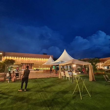 Focus Club And Resort 란치 외부 사진