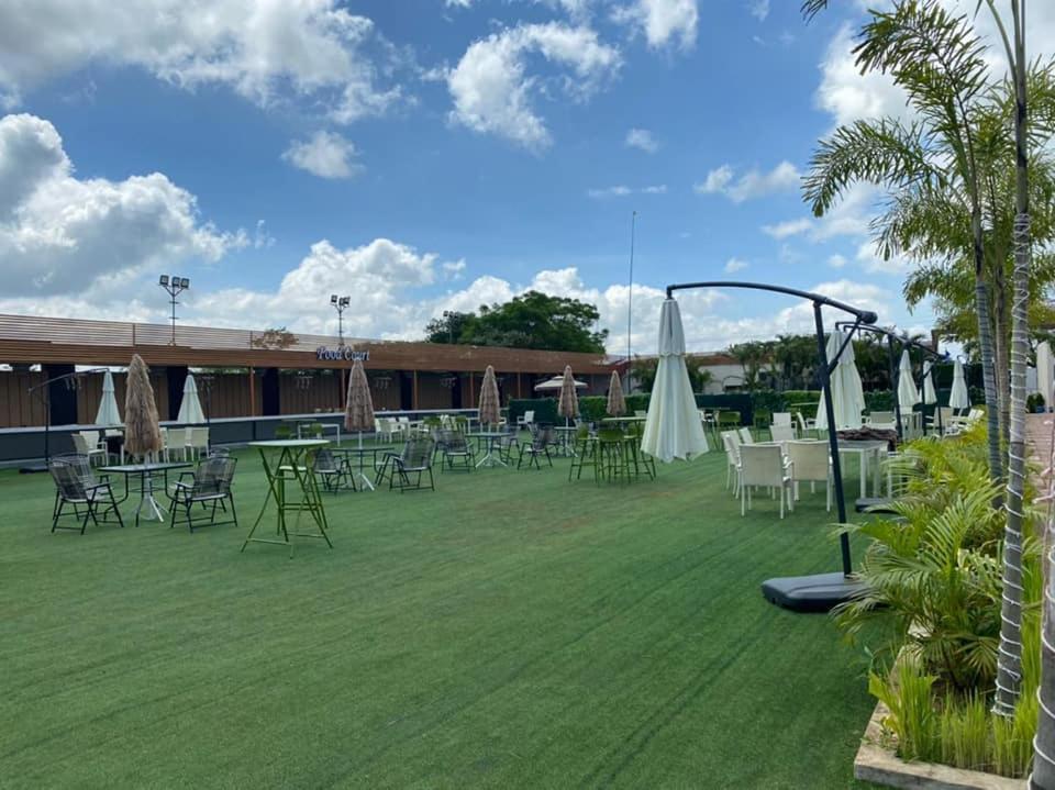 Focus Club And Resort 란치 외부 사진