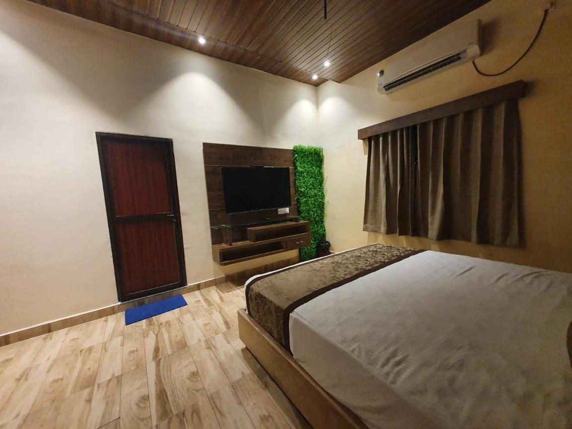 Focus Club And Resort 란치 외부 사진