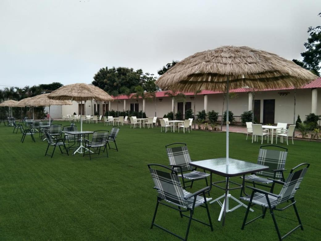 Focus Club And Resort 란치 외부 사진