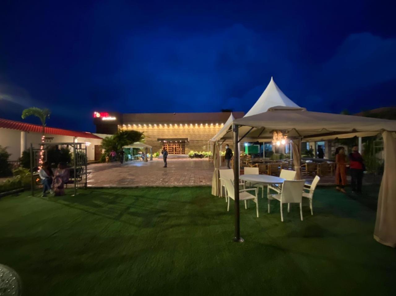 Focus Club And Resort 란치 외부 사진