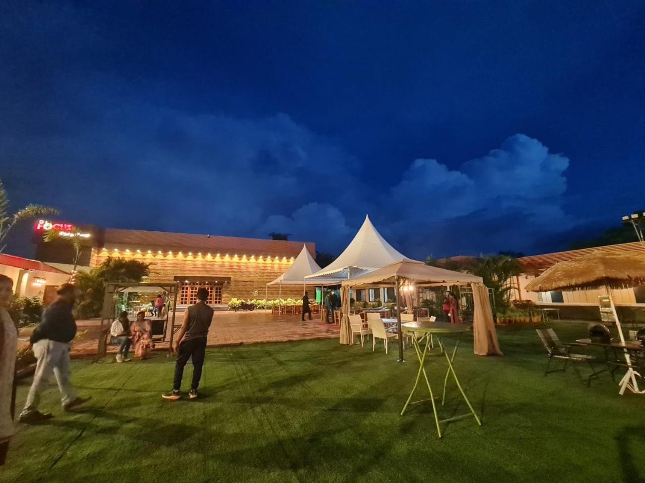 Focus Club And Resort 란치 외부 사진